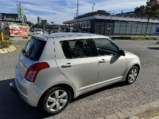 Suzuki Swift 1.3 AIRCO 5-DEURS KM: 135000 NAP! picture 4