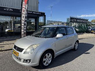 Vaurioauto  passenger cars Suzuki Swift 1.3 AIRCO 5-DEURS KM: 135000 NAP! 2008/4