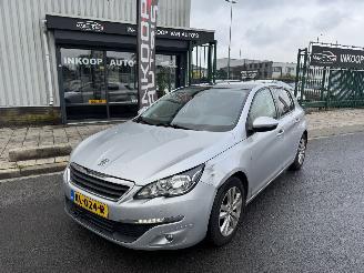 krockskadad bil auto Peugeot 308 1.2 81KW AIRCO 5-DEURS 2016/10