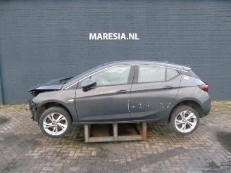 Vrakbiler auto Opel Astra Astra K, Hatchback 5-drs, 2015 / 2022 1.6 CDTI 110 16V 2015/11