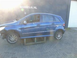 Vrakbiler auto Mercedes B-klasse B (W245), Hatchback, 2005 / 2011 1.5 B-160 16V 2009/10