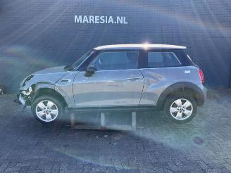 Vrakbiler auto Mini Cooper Mini (F56), Hatchback 3-drs, 2013 1.5 12V One D 2014/6