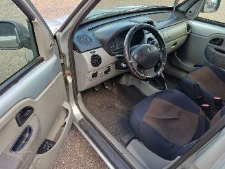 Renault Kangoo 1.2 Expression picture 5