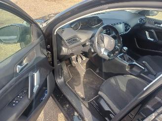 Peugeot 308 1.2 PureTech Style picture 6