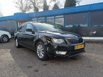 Damaged car Skoda Octavia 1.2 TSI Grt Amb Bns 2015/6