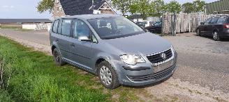 Volkswagen Touran 1.9 tdi picture 2