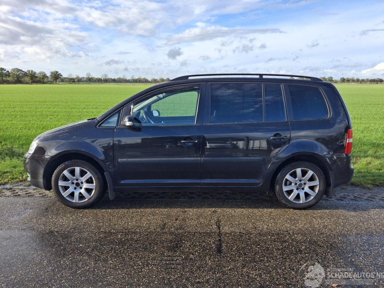 Volkswagen Touran 1.6 16V FSI
