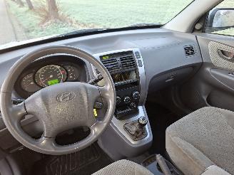 uszkodzony samochody osobowe Hyundai Tucson 2.0 CRDI 2004/6