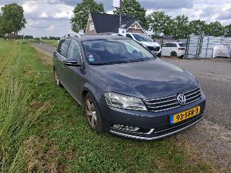 Vaurioauto  passenger cars Volkswagen Passat 1.4 TSI BMT VAR 2011/9