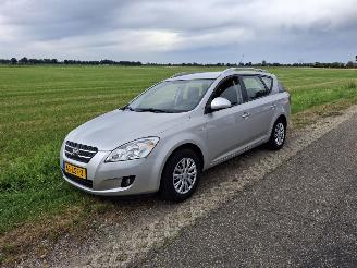 Avarii autoturisme Kia Ceed SW 1.6 16V 2009/4