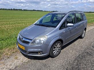 uszkodzony samochody osobowe Opel Zafira B 1.8 16V 2007/9