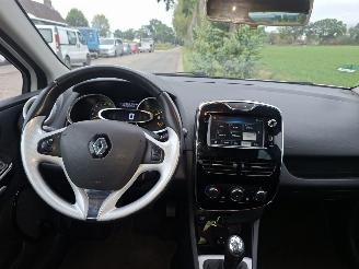Renault Clio ESTATE TCe picture 8