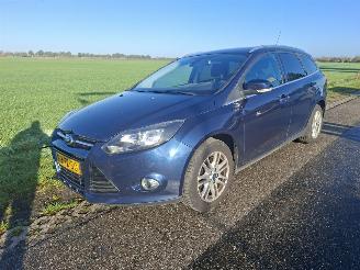 uszkodzony samochody osobowe Ford Focus III TURNIER 1.0 EcoBoost 2013/7