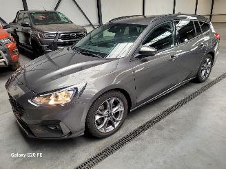 Vaurioauto  passenger cars Ford Focus Wagon 1.0 EcoBoost 92-KW Automaat ST-Line 2019/1