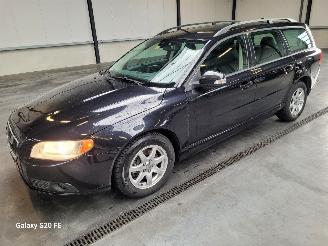 uszkodzony samochody osobowe Volvo V-70 2.4 D5 136-KW Automaat 2008/5