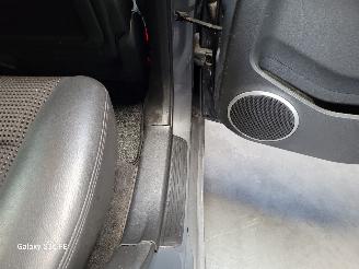 Chevrolet Captiva 2.4i 123-KW 6-Bak LT 2-WD picture 10