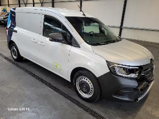 krockskadad bil bedrijf Renault Kangoo Extra L2 E-Tech 90-KW 45kwh Automaat 2023/10