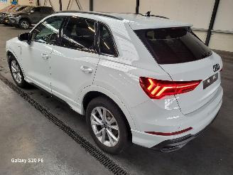 Audi Q3 35 TDi 110-KW S-Tronic S-Line Panoramadak picture 2