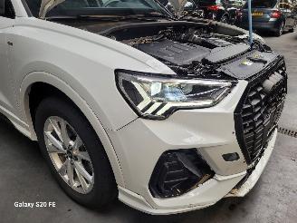 Audi Q3 35 TDi 110-KW S-Tronic S-Line Panoramadak picture 4