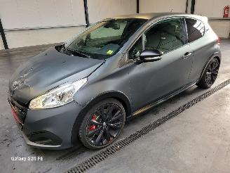skadebil auto Peugeot 208 GTI 1.6 e-THP 153-KW 6-Bak 3drs MATT 2017/5