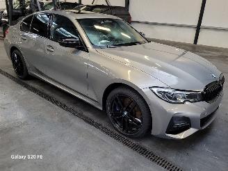 damaged passenger cars BMW 3-serie 330e Limo 215-KW Automaat M-SPORT 2019/11