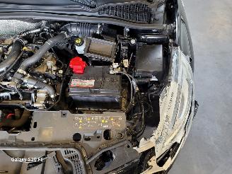 Renault Clio Grandtour 0.9 TCE 66-KW BOSE Panoramadak picture 8