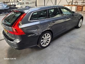 Volvo V-90 2.0 T4 140-KW Automaat Momentum Leder picture 7