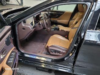 Lexus ES 300h Hybrid 2.5 131-KW Automaat picture 20