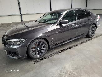 skadebil auto BMW 5-serie 520d Limo 120-KW Automaat M-Sport 2021/6