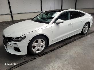 damaged passenger cars Audi A7 Sportback 40 TDi 150-KW S-Tronic Panoramadak 2019/1