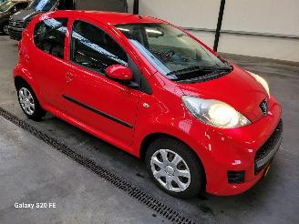 Schadeauto Peugeot 107 1.0i-12v 50-KW XS 5drs 2011/3