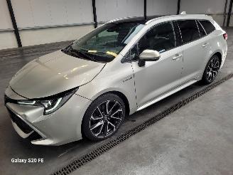 Vaurioauto  passenger cars Toyota Corolla Touring Sports 2.0 Hybrid 112-KW Automaat 2019/8