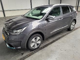 Coche accidentado Kia Niro Plug-In-Hybrid 1.6 GDi 77-KW Automaat 2019/2