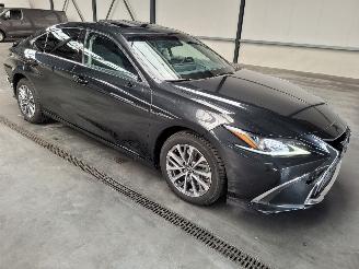 krockskadad bil auto Lexus ES 300h Hybrid 160-KW Automaat 2023/12