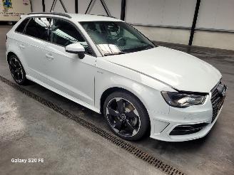 Damaged car Audi A3 Sportback 1.4 e-Tron 110-KW Automaat S-Line 2014/12