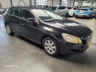Volvo V-60 1.6 T3 110-KW Automaat Momentum picture 3