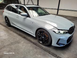 damaged passenger cars BMW 3-serie 318i Touring 115-KW Automaat M-Sport Panoramdak 2024/6