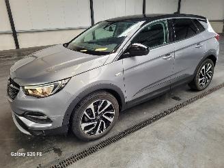 Damaged car Opel Grandland X 1.2 Turbo 96-KW Automaat Ultimate 2019/1