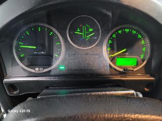 Land Rover Defender 90 2.4 TD 90-KW 6-Bak S 4-WD 3drs picture 22
