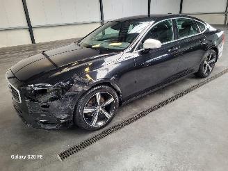 Damaged car Volvo S-90 2.0 D3 110-KW Automaat R-Design 2017/12