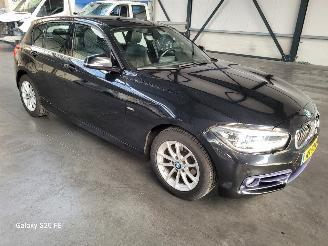krockskadad bil auto BMW 1-serie 118i Automaat 100-KW Sport 5drs 2016/1