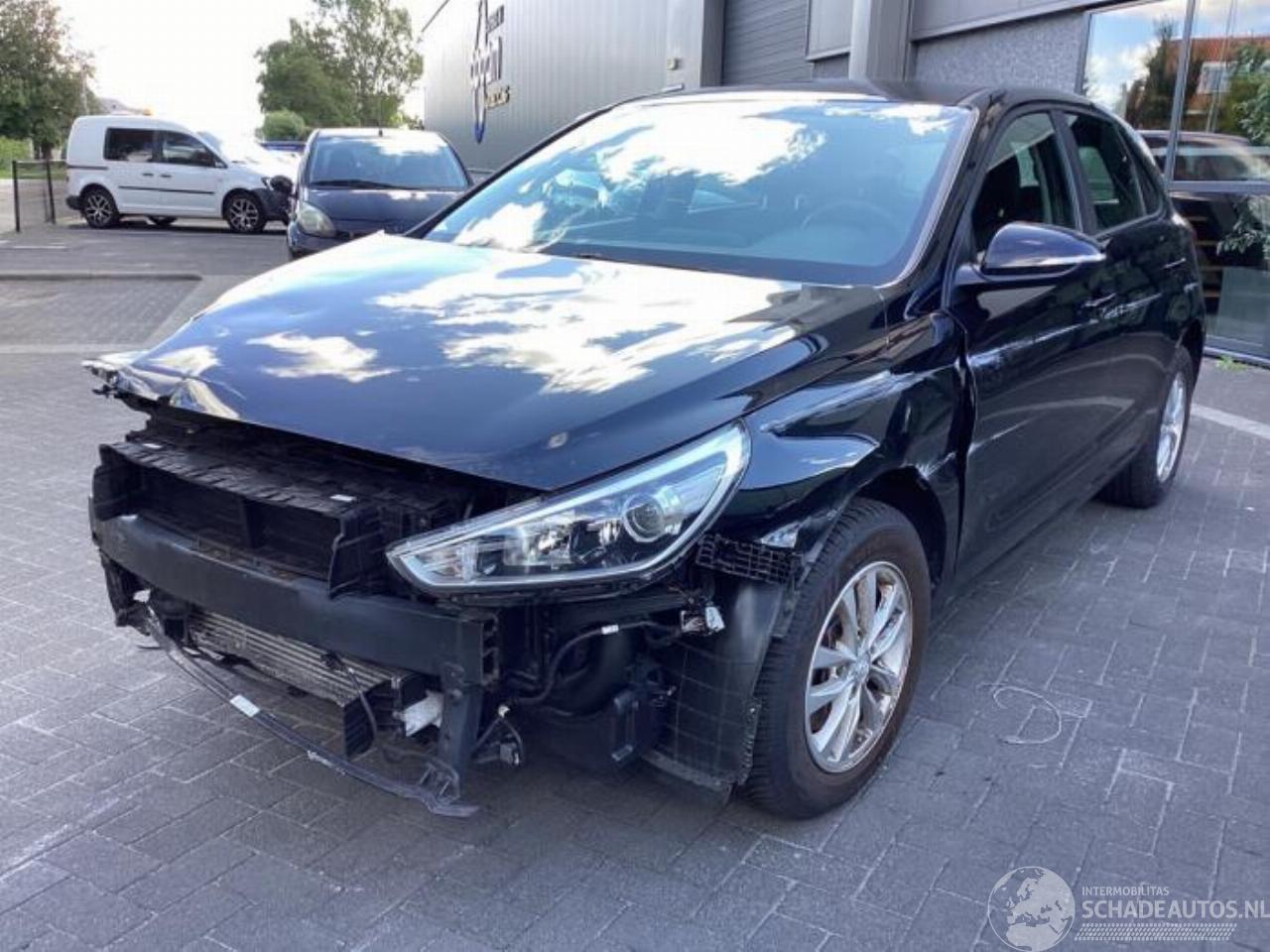 Hyundai I-30 i30 (PDEB5/PDEBB/PDEBD/PDEBE), Hatchback, 2016 1.0 T-GDI 12V