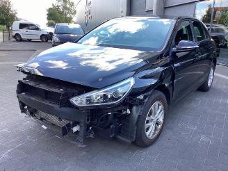 Vrakbiler auto Hyundai I-30 i30 (PDEB5/PDEBB/PDEBD/PDEBE), Hatchback, 2016 1.0 T-GDI 12V 2018/12