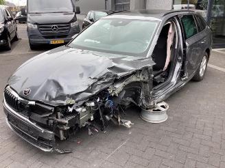 Auto da rottamare Skoda Octavia Octavia Combi (NXAC), Combi 5-drs, 2019 1.0 TSI e-TEC 12V 2024/5