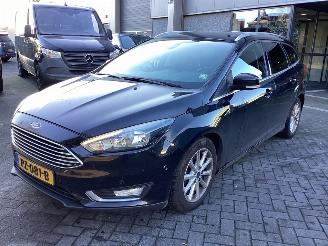 krockskadad bil auto Ford Focus 1.0 Titanium 2017/2