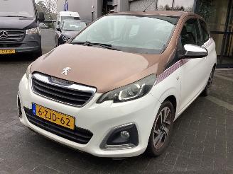 Schadeauto Peugeot 108  2015/2