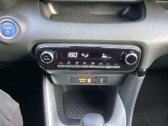 Toyota Yaris Hybrid Dynamic picture 14