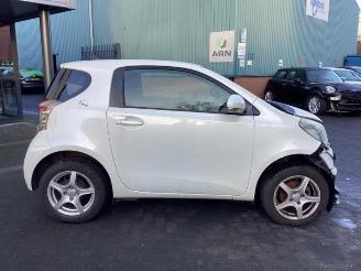 Toyota iQ iQ, Hatchback 3-drs, 2009 / 2015 1.0 12V VVT-i picture 4