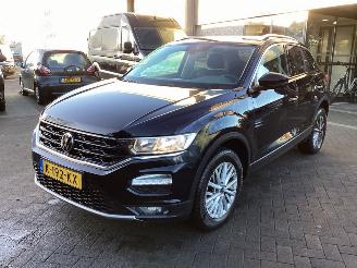 Voiture accidenté Volkswagen T-Roc 1.0 TSI Style Business 2021/1