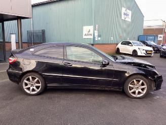 Mercedes C-klasse C Sportcoupe (C203), Hatchback, 2000 / 2008 1.8 C-200K 16V picture 4